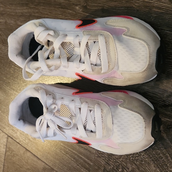 Nike AIR MAX White and Pink Athletic Sneakers Size 6 - Picture 5 of 13